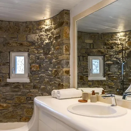 With Traditional Cycladic Charm Апартаменты Псароу